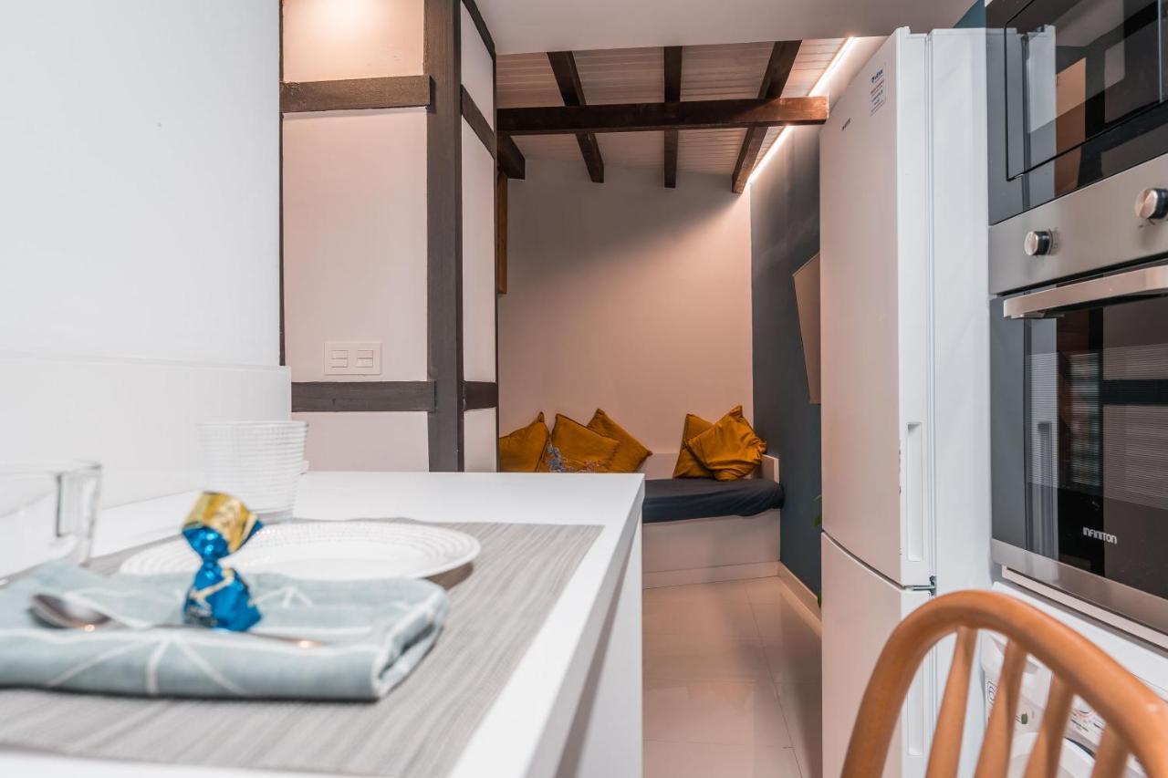 Qh Eme Suites Granada Exterior photo